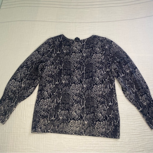 Talbots Black Gray Snake Print Long Sleeve Merino Wool Sweater Shirt LargePetite - Picture 11 of 16